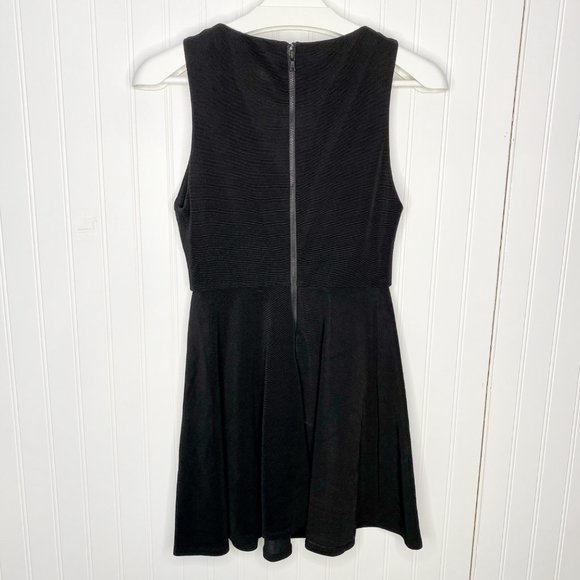 ALICE + OLIVIA Rema Black Textured Ponte Fit & Flare Dress S - Picture 4 of 12